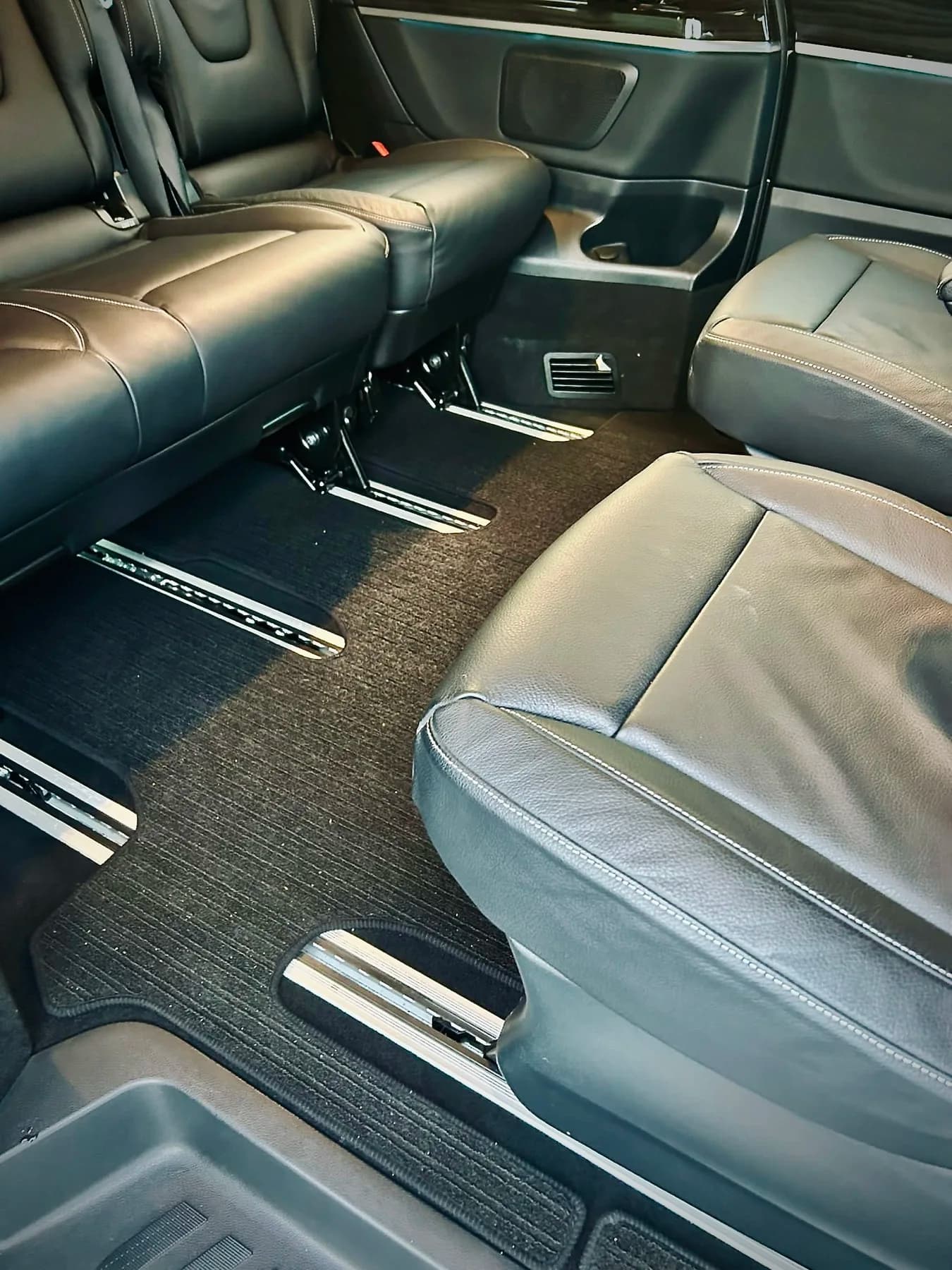 Seats and carpet after cleaning