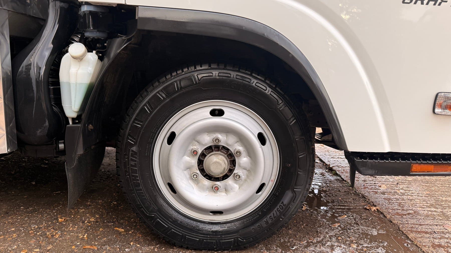 The same commercial vehicle wheel after cleaning